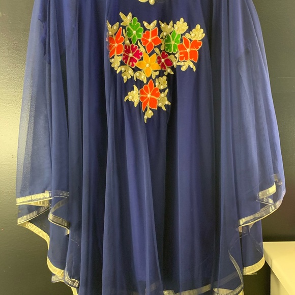 Dress - Picture 2 of 3